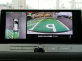 自車を真上から見下ろすように映し出すので周囲の状況が分かるアラウンドビューモニター搭載。フロントカメラとしても使用できます。車庫入れなど苦手な人の頼りになる助っ人です。