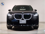 【キドニーグリル】BMWは約90年もの間、ほぼ全ての車両にひと目でBMWだと分かるこの特徴的なフロントグリルが備えられ、デザイン・アイコンとして親しまれてきました。
