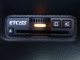 ■【ETC車載器】が装備されています。セットアップをしてお渡しとなり、ETCカードを差し込むだけで高速道路の利用が可能です。