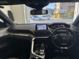 プジョー独自のi-Cockpit