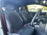 ゆったりとした運転席廻りです。