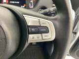 ハンドルにHondaセンシング系のクルーズコントロールやレーンキープアシストなどのスイッチが装備されています。ハンドルから手を離さず安全に操作できます。