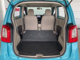 後部座席をたたむとこんなに広いスペースが!