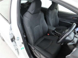 シンプルで使いやすいデザインの運転席です。