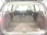 ラゲージルームだって広々です!シートを倒して更にお荷物積めちゃいます♪