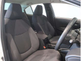 高いホールド性で運転姿勢が安定します。長距離ドライブでも疲れにくいのが魅力です。快適なドライビングライフをお送りください♪