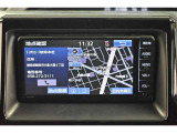 純正ナビを装備。タッチパネル式で使いやすく、お出かけもラクラクです。