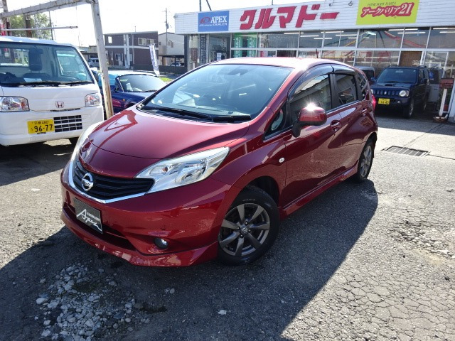 ノート1.2 X FOUR エアロスタイル エマージェンシーブレーキパッケージ 4WD