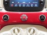 レトロな丸ボタンがお洒落です。