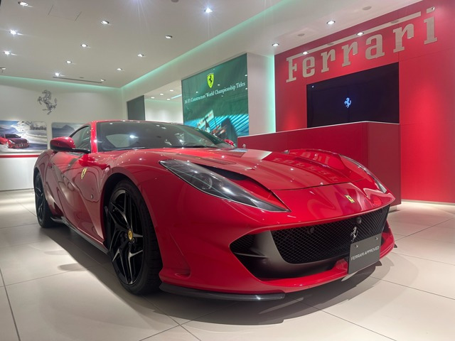 812スーパーファスト（フェラーリ）の新車カタログ | 中古車情報