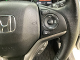 ハンドルにHondaセンシング系のクルーズコントロールやレーンキープアシストなどのスイッチが装備されています。ハンドルから手を離さず安全に操作できます。
