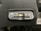 ハンドルの左下にETCがついています。高速道路の料金所の通過も楽々です!。 カードの取り出しもしやすい場所についています。