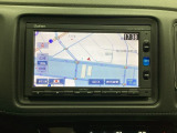ナビゲーションはフルセグTV対応のGathers純正メモリーナビを搭載しています。Bluetoothオーディオ機能がありますので、スマートフォンなどの音楽も再生できます。