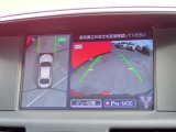 上からの視点で狭い駐車場への駐車などに役立つアラウンドビューモニターです♪