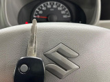 【キーレス】少し離れた場所からでもボタン一つでドアの開錠・施錠ができるのでとっても便利!ドアの鍵穴周りに傷をつけることもありません♪