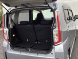コンパクトボディーなのに、荷室はこんなに広々!たくさん荷物が積めますよ。