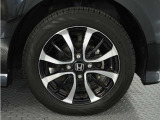 アルミホイール装着車です!これで足元まわりもおしゃれにきまります!