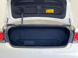 積み下ろしのしやすいデッキにはたっぷりと荷物を積み込んでいただけます。遊びから仕事まで、様々なシーンで頼れます♪