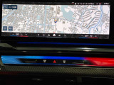 iDriveHDDナビゲーションになります。操作はコントローラーとタッチパネルにて操作いただけます。
