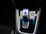 操作しやすいシフトレバーで見た目もシンプルです!!