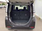 テールゲートを開けるとラゲッジルームがあるので荷物を収納できます。