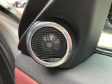 【MERIDIANサラウンド】低音から高音までをクリアに再現し車内に臨場感溢れる音響空間を提供致します。