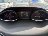 快適なショールームにて、お車選びのお手伝いから、ご購入後の整備待ちまで、ご対応致します。