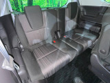 3列目シートはもちろん状態良好☆大人でもゆったりと座って頂けますので、大人数でのお出かけもラクラクです♪ご家族で、気の知れた仲間で、ドライブに行くのが楽しみですね♪