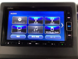 ナビゲーションはフルセグTV、インターナビ対応のGathers純正メモリーナビを搭載しています。Bluetoothオーディオ機能がありますので、スマートフォンなどの音楽も再生できます。