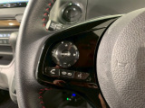 【ステアリングリモコン】ステアリングにオーディオ調節可能なスイッチが装備されていますので運転中でも視線をそらさずにオーディオの調節が可能です!