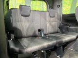 3列目シートはもちろん状態良好☆大人でもゆったりと座って頂けますので、大人数でのお出かけもラクラクです♪ご家族で、気の知れた仲間で、ドライブに行くのが楽しみですね♪