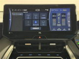 【12.3型ナビ】ナビゲーションや多彩なオーディオ機能を搭載した12.3インチのワイドディスプレイ。Apple CarPlayやAndroidAutoにも対応します。