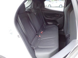 後部座席も大きな擦れもなく状態良好です。