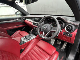 ステルヴィオ 2.0 ターボ Q4 スポーツパッケージ 4WD 本革シート