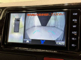 バックモニターも装備しております。バックギアに入れるとナビ画面に車の後方が映し出されます。これで後方確認も安心!