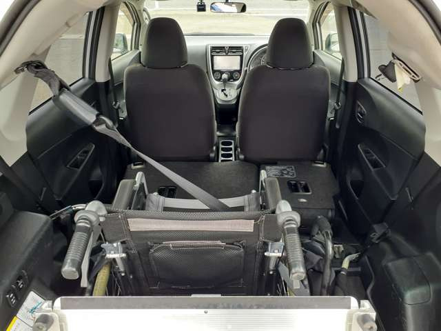 トヨタ ラクティス 1.3 X ウェルキャブ 車いす仕様車スロープタイプ