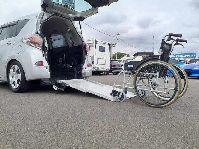 トヨタ ラクティス 1.3 X ウェルキャブ 車いす仕様車スロープタイプ 