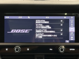 オプション設定のBOSEサラウンドサウンドシステムが装着されております(合計14基のスピーカーと665ワットの総出力によって力強いサウンドを実現します)
