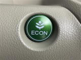 【ECONモード(イーコン)】クルマの動きを管理するシステムです。燃費を優先に自動制御されるもので、低燃費走行を自然にできるようになります。