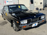 アメリカンスタイルをさらに昇華させた330。ボディタイプは4ドアハードトップ。