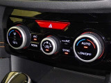 【オートエアコン】お好みの温度に設定して頂くと、車内の温度を自動調整♪快適にクルマの中を過ごして頂けます。