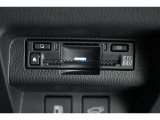 ETC2.0車載器です。高速道路と自動車が情報を連携。多彩な情報サービスが受けられます。