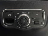 【オートライト】昼間の明るい時間帯に、トンネルなどの暗い場所へ進入した際、自動でライトが点灯します!