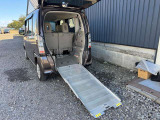 ☆納車までに車両美装など専任スタッフが作業いたします☆ 内装はスチーム洗浄をはじめ、できるだけ気分よくお乗りいただけるよう美装いたします!外装は機械で磨きをかけて、ワックスコーティングをかけています。