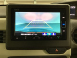 バックでの車庫入れも安心です! リアカメラが付いているバックモニター付のナビを装備しております。操作線もついており距離感も画面から確認できます。