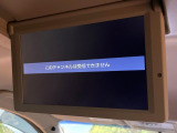 【フリップダウンモニター】大画面モニターで後席でもエンタメをお楽しみいただけます。小さなお子様にも大人気の装備です♪