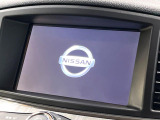 【メーカー純正ナビ】インテリアに溶け込むスタイリッシュな「専用設計」メーカーナビを装備♪視認性や操作性など基本性能にも優れ、より上質なカーライフをお楽しみいただけます。