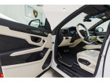 Classico Leather Interior with Special Trim
