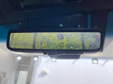 【デジタルインナーミラー】後席の大きな荷物や同乗者で後方が確認しづらい時でも安心!カメラが撮影した車両後方の映像をルームミラー内に表示。クリアな視界で状況の確認が可能です!