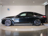 【BMWのxDrive】xDriveはいかなる状況下でも安定した走りを実現しています。 これによりストレスなく運転できることはもちろんのこと、安全性能も向上しています。